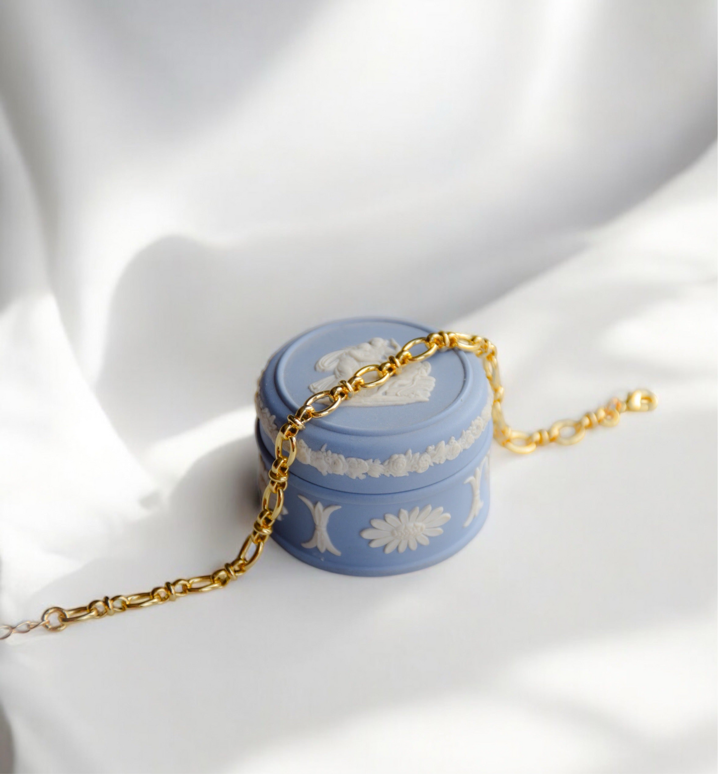 Kleines goldenes Armband