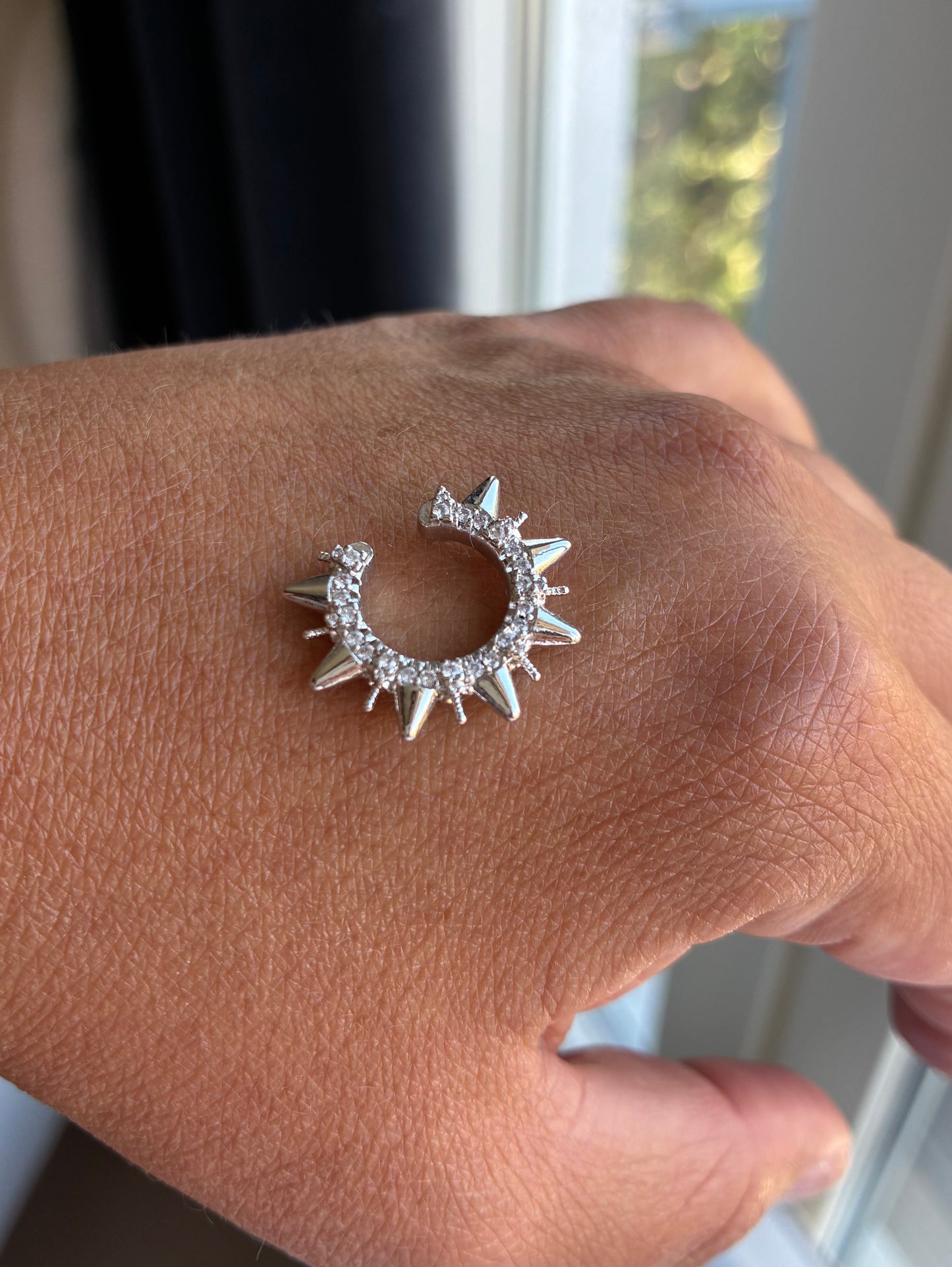 Ear cuff