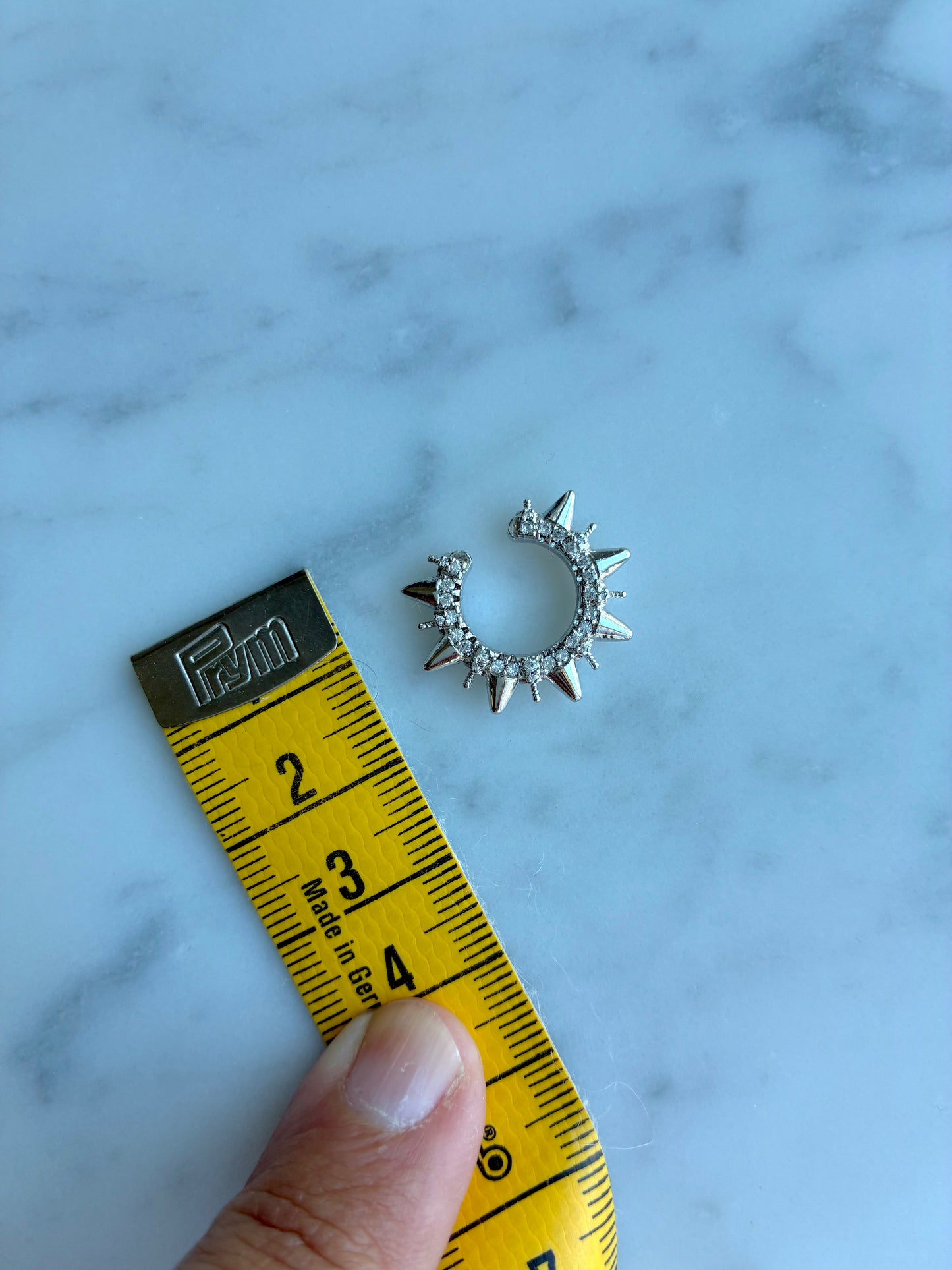 Ear cuff