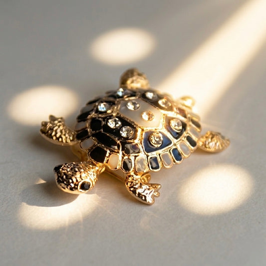 Sweet turtle brooch