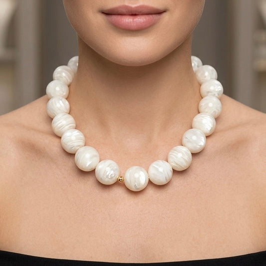 Joy cream necklace
