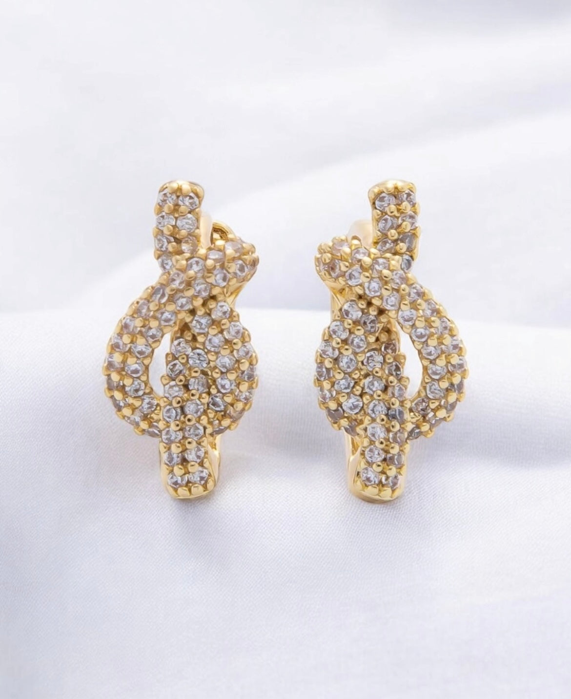 Golden knot earrings