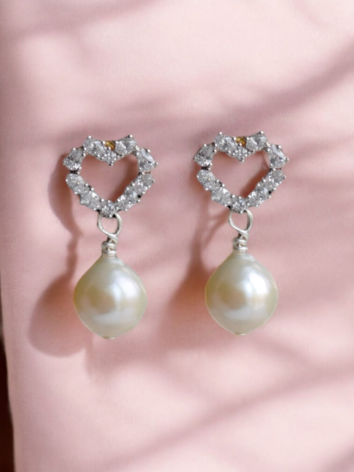 Silver heart pearls