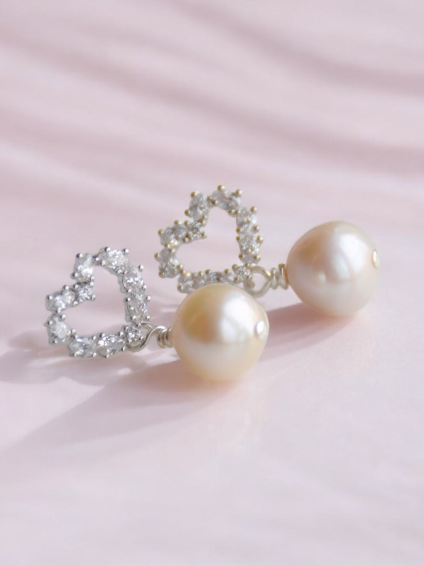 Silver heart pearls