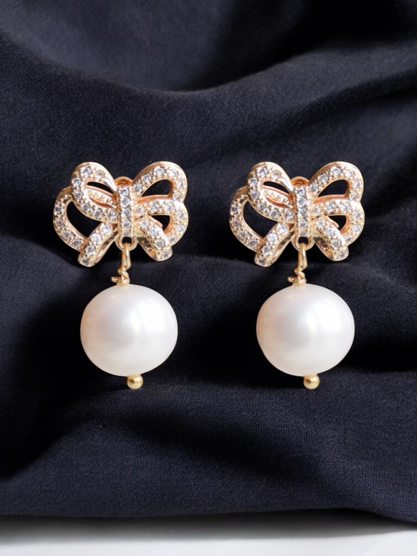 Perfect bow earrings