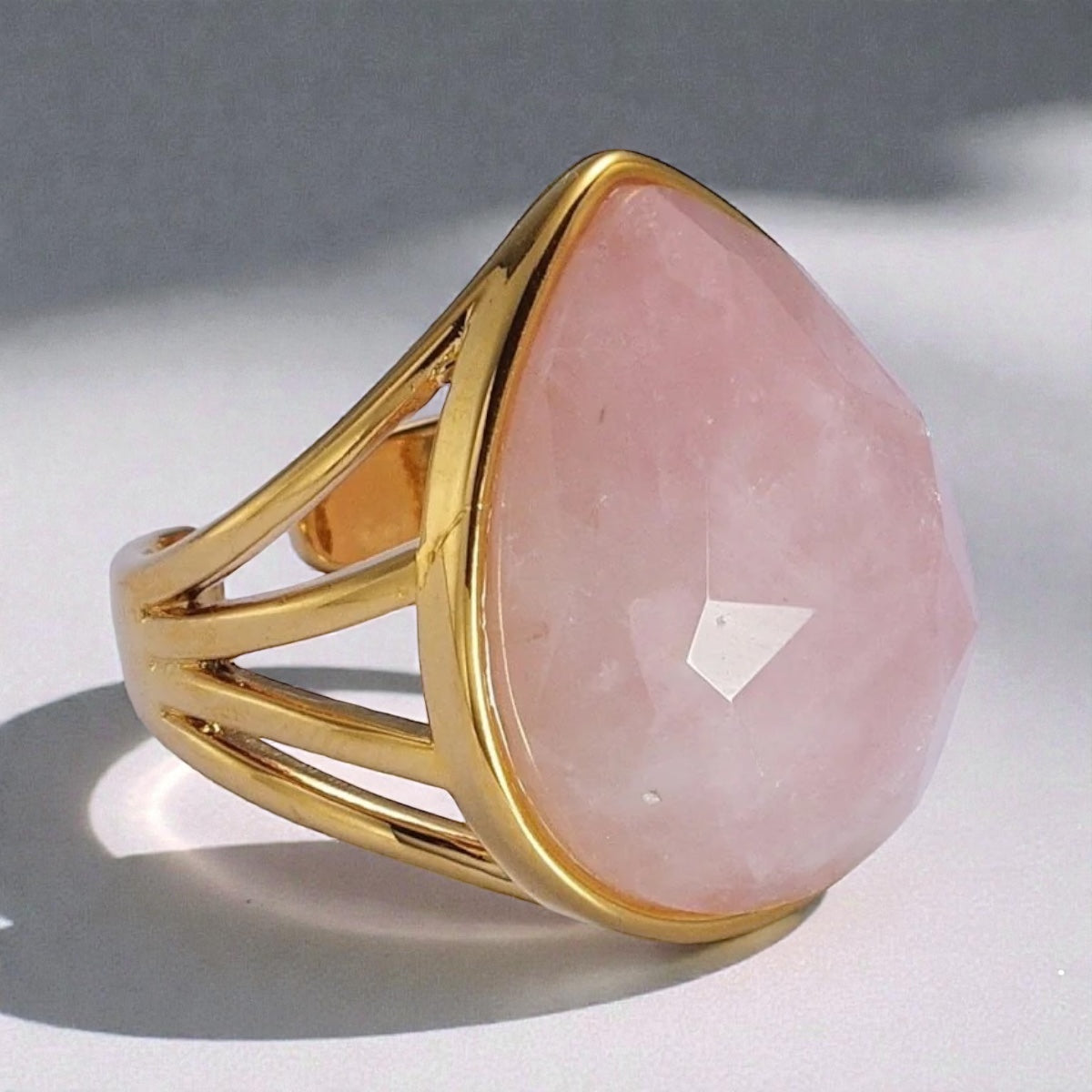 Rose quartz beauty ring