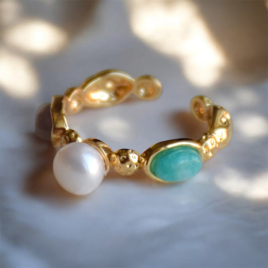 Charlotte gold ring