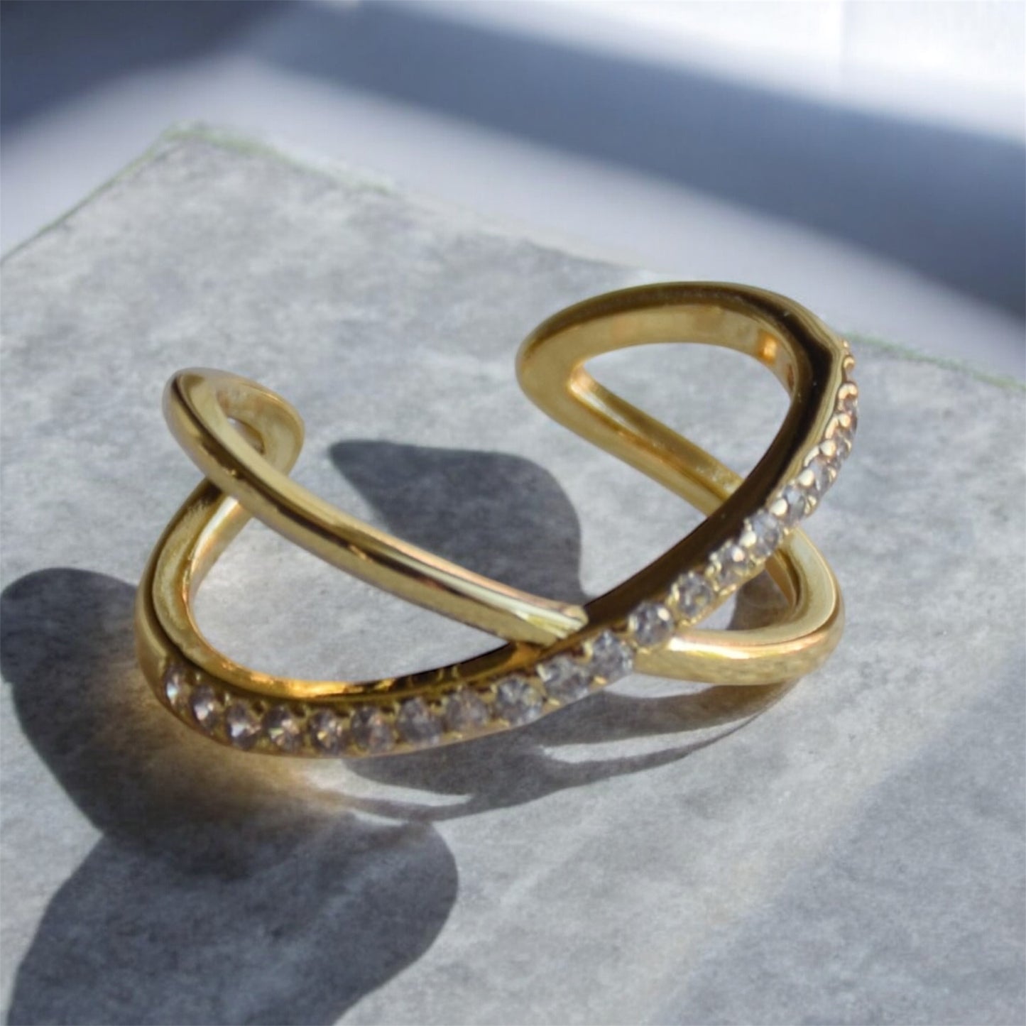 Cross gold ring