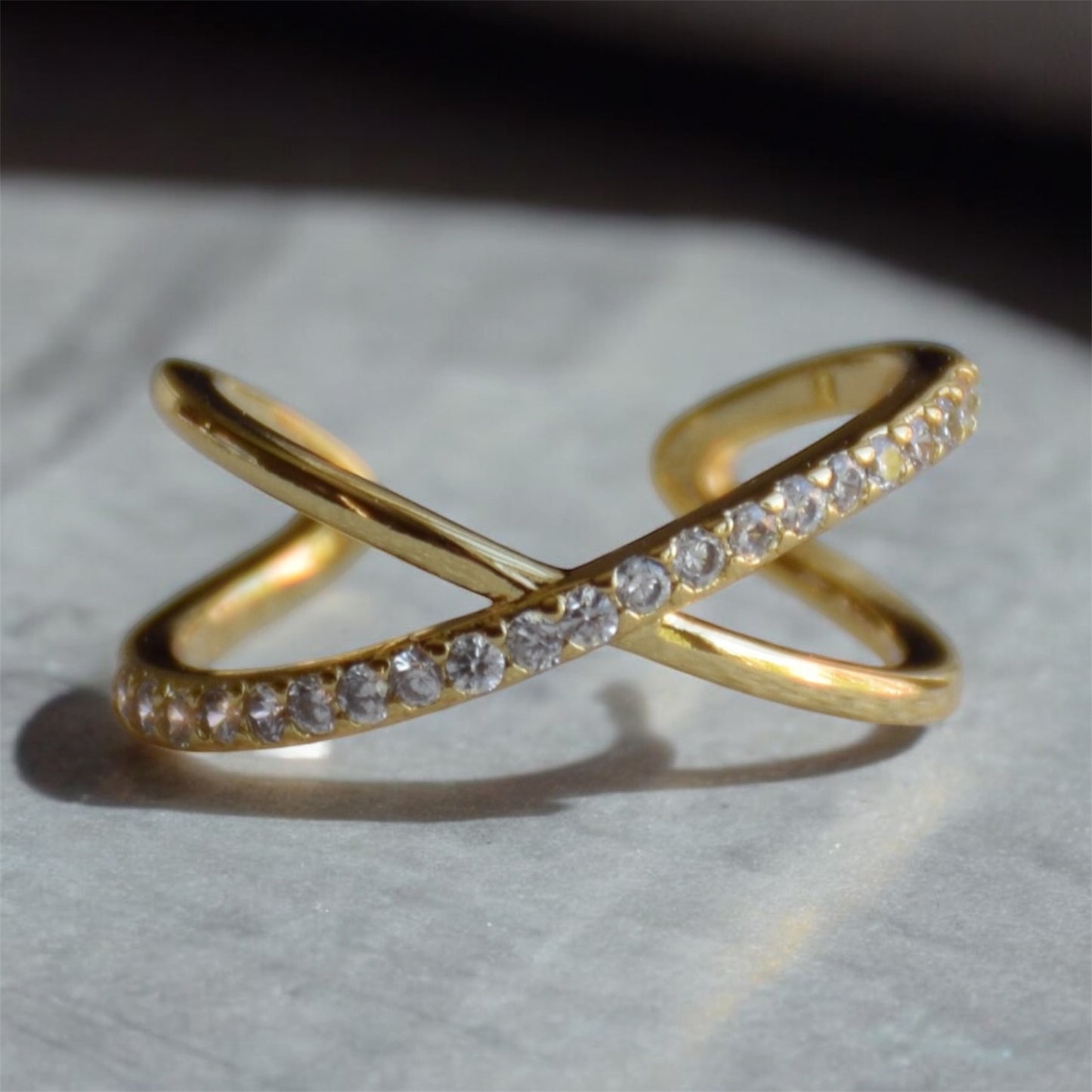 Cross gold ring