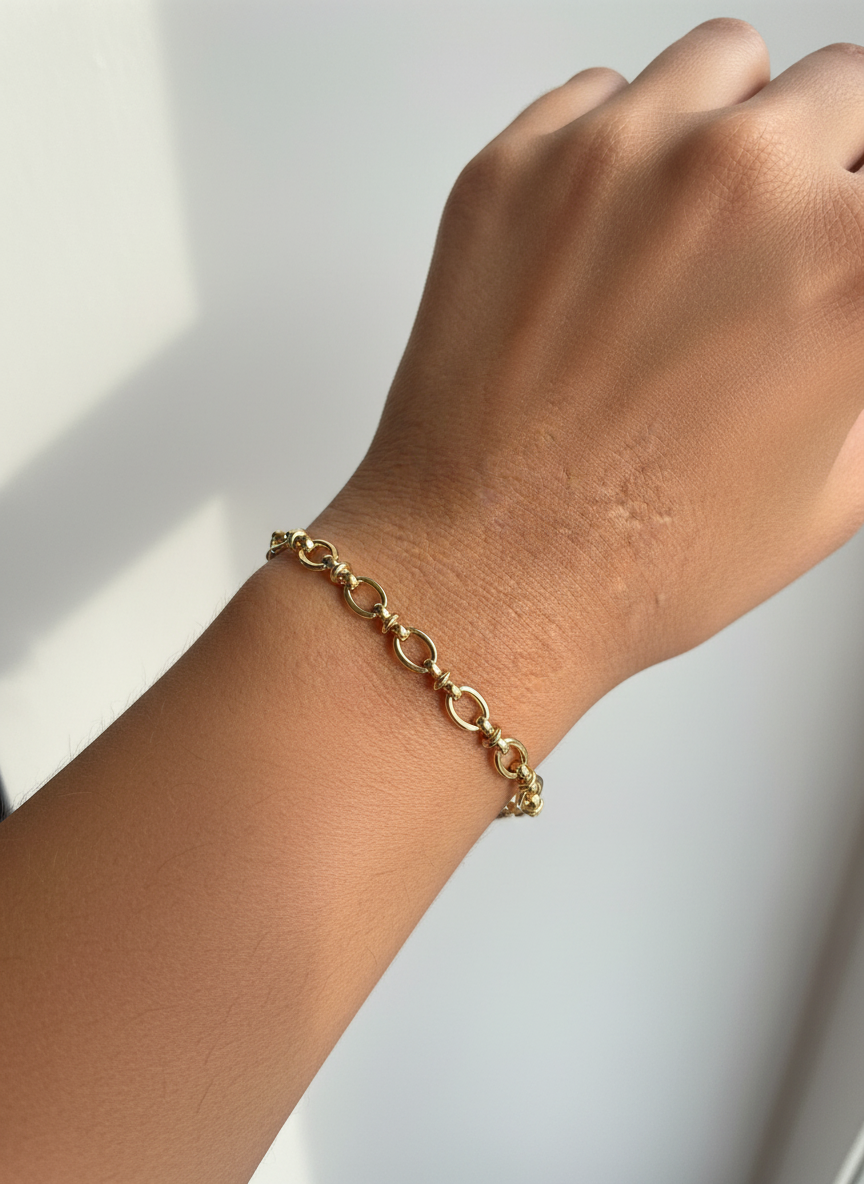 Kleines goldenes Armband
