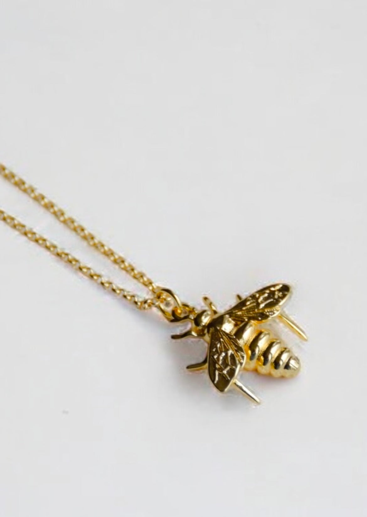 The bee necklace