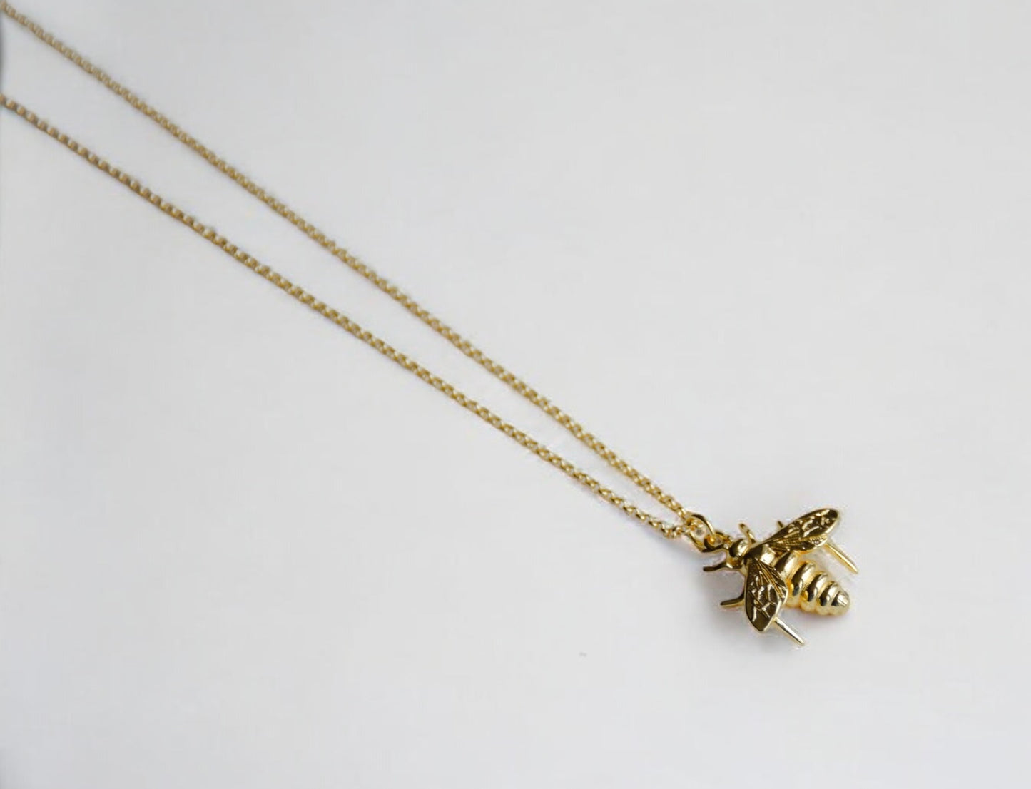 The bee necklace